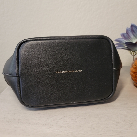 Coach Kisslock Frame Bag 16 in Brass/Black Glove-Tanned Leather NWT - Picture 4 of 12